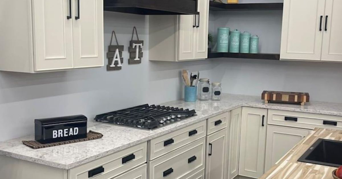 Dos and Don'ts for Styling White Kitchen Cabinets