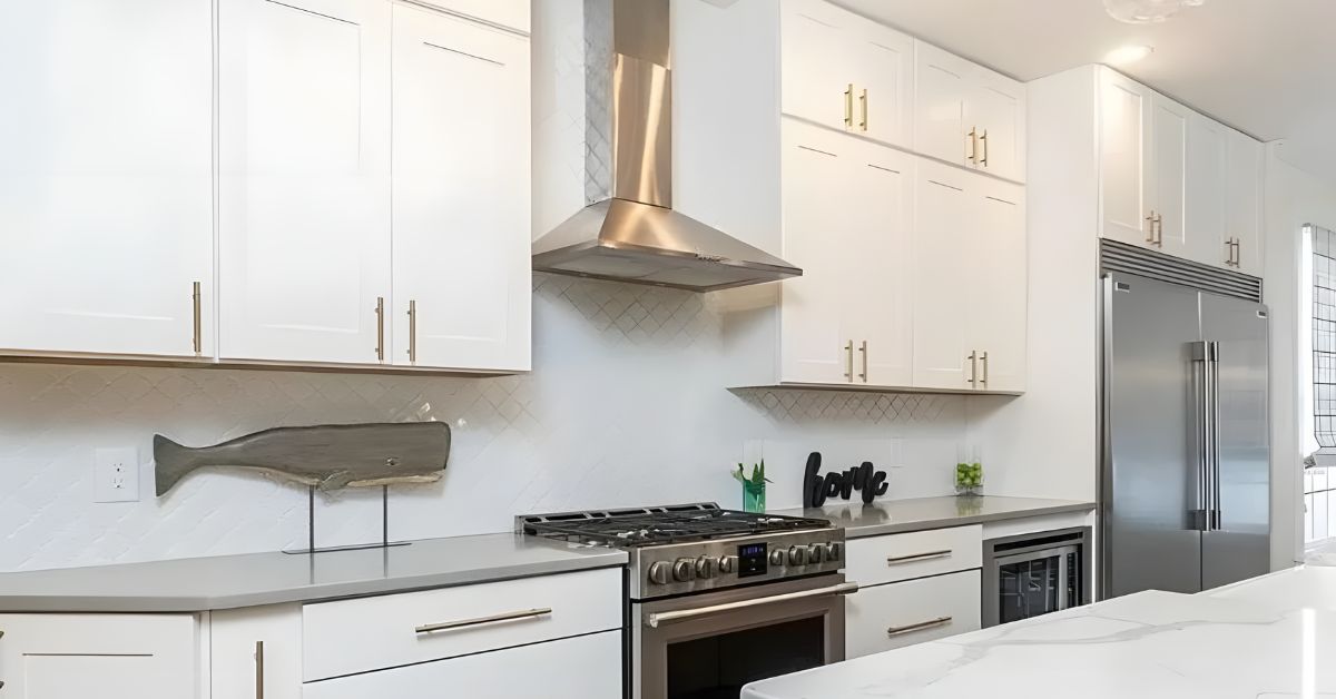 Choosing Cabinets for a Coastal-Style Kitchen