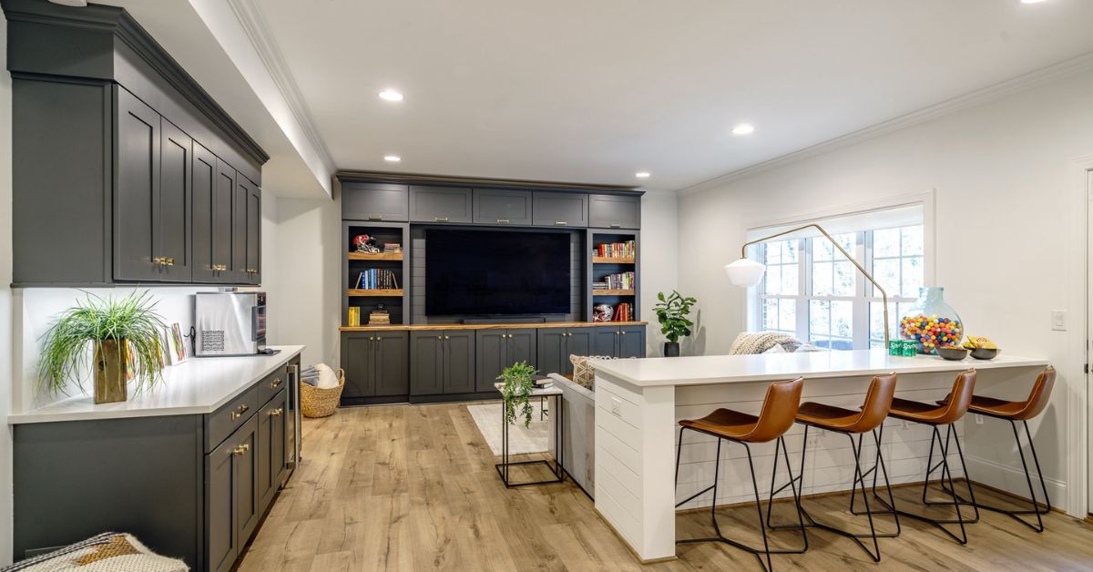 Choosing Cabinets for an Industrial Style Space